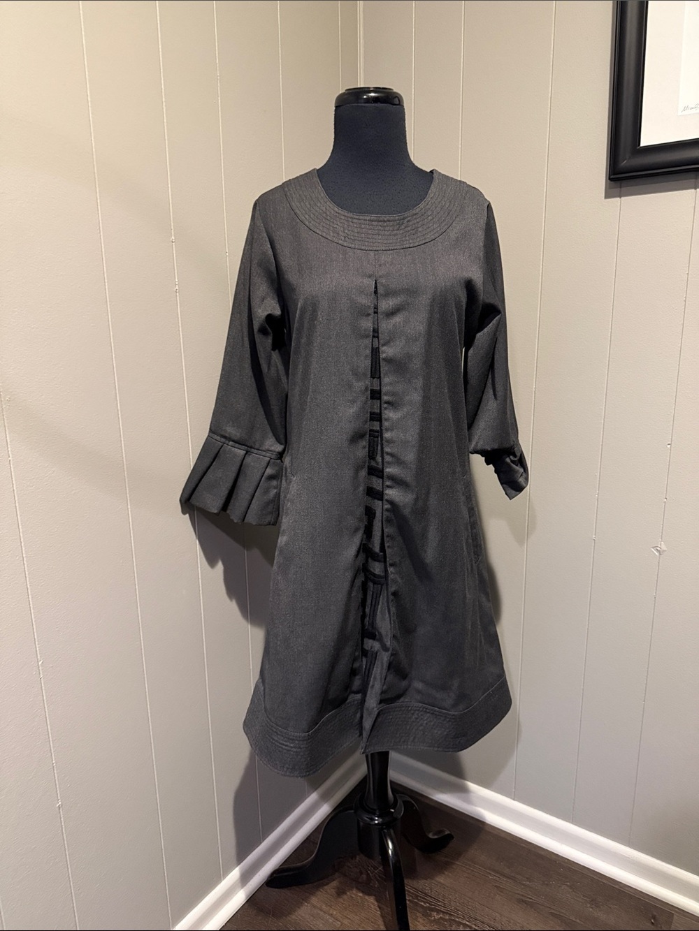Voile Women’s Medium Elegant Charcoal Midi Dress with Pleated Sleeve Detail